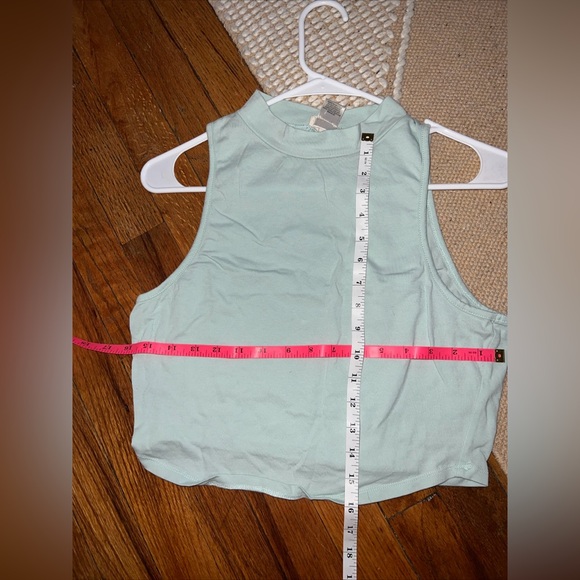 Teal crop top size large - Picture 4 of 8